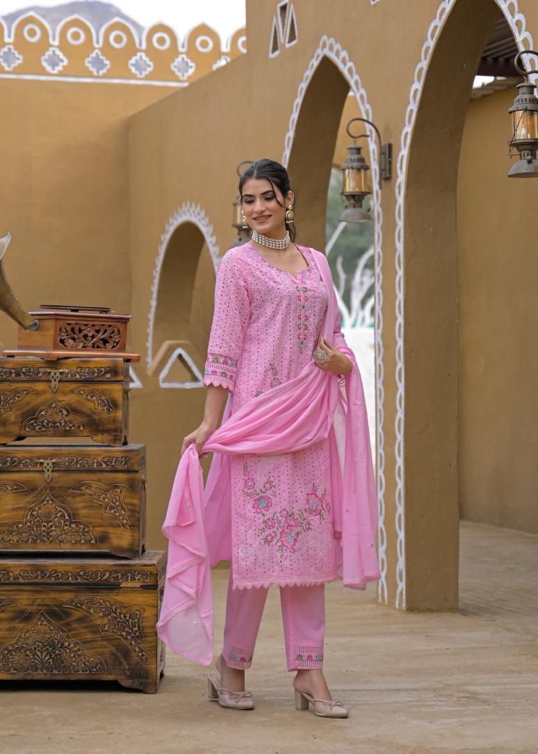 Plus Size Blush Pink Mirror Work Muslin Kurta Set — Sizes XL to
4XL — Rajasthan Haveli Setting — Jagranee Jaipur