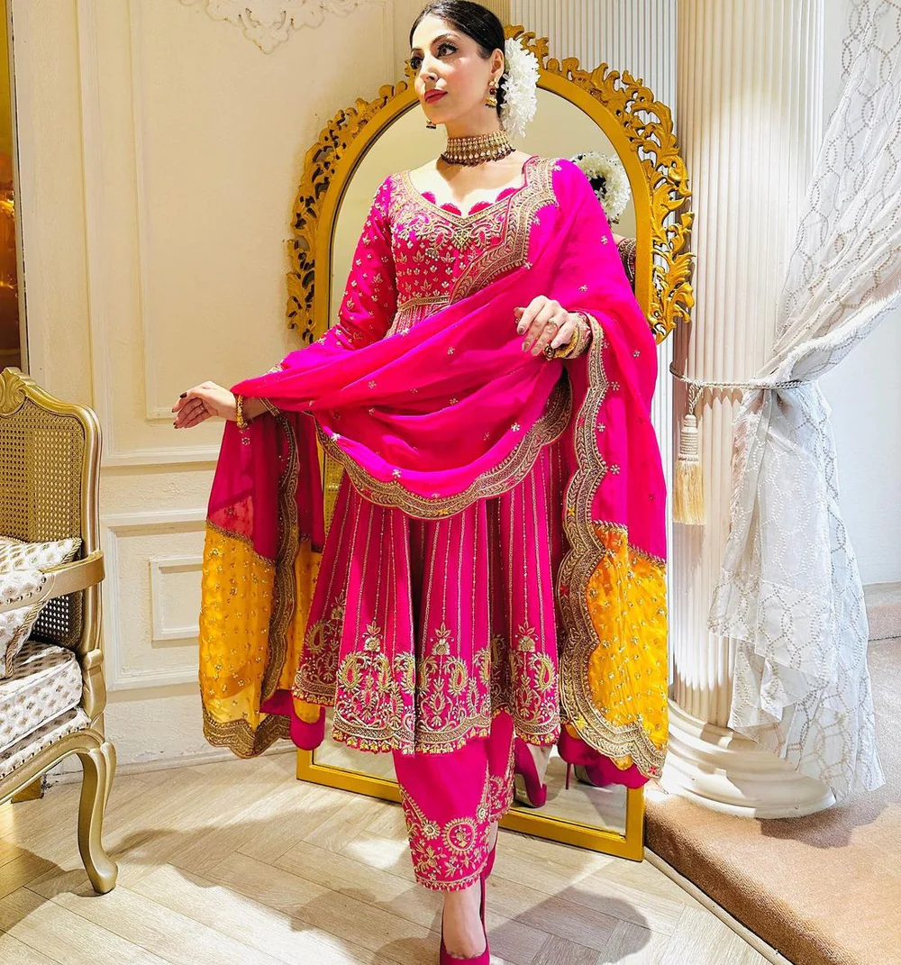 Glamorous Embroidery Work Pink Color Fully Flair Anarkali Set